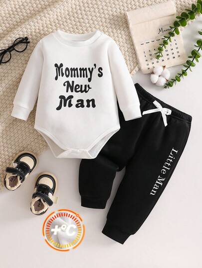 SHEIN 2pcs/Set Infant Baby Boy Mommy's New Man Letter Print Long Sleeve Bodysuit & Black Waist Elastic Cuff Pants, Casual Outfit Suitable For Outings, Leisure At Home, And Sports Baby Casual Sets Boy Mom Set Mamas Boy Outfit 2pcs Newborn Baby Boy Bodysuit With Long Sleeve Long Pants Baby Boy Outfit