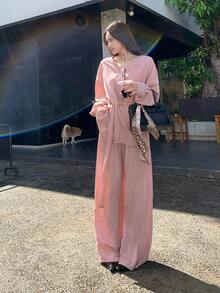 DAZY 女士V领开衫纹理面料收腰衬衫和阔腿裤休闲两件套 - 粉色 - 查看 6