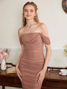 SHEIN MOD Vestido ajustado de malla con hombros descubiertos y drapeado - Rosa vieja - Ver 4