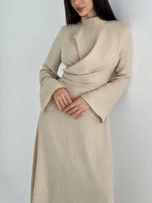 Aloruh Khaki minimalistischer Büro-Pendler-Outfit, strukturierter Stoff, neue Herbst/Winter Version, lange Glockenärmel, Stehkragen, geraffete Taille A-Linie langes Kleid für Frauen