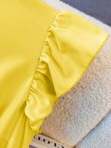 Franclia 优雅法式高端度假通勤百搭圆领短袖弹力腰身珍珠纽扣装饰舒适柔软无弹杏色女士中长连衣裙，春夏款 - 淡黃色 - 查看 5