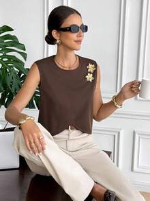 Serisse 女士时尚通勤无袖衬衫，金属装饰，夏季 - 棕色 - 查看 2