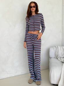 Aloruh 女士条纹圆领长袖单排扣短款T恤和裤子休闲两件套 - 棕色 - 查看 5