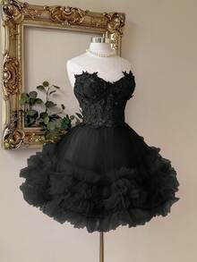 Lovelzi 优雅奢华的钩编蕾丝拼接缎面手工刺绣贴花腰部镂空修身短裙，适合约会、单身派对、盛大晚宴、舞会、情人节等场合。 - 黑色 - 查看 7