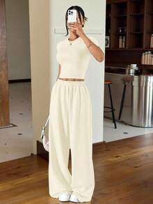 SHEIN EZwear 2 件套夏季灰色紧身短袖 T 恤和宽松运动裤，休闲装