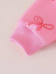 SHEIN Playful Pals Set de 2 piezas: Sudadera con cuello redondo y mangas raglán con estampado de mariposa informal y elegante para niñas, y pantalones vaqueros rectos de cintura elástica holgados, adecuados para primavera, otoño y vuelta al colegio - Rosa - Ver 4