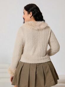 Solflare 2025 Nouvelle tenue de sortie décontractée pour l'automne/hiver, convient pour le quotidien, les fêtes, les trajets, le retour à l'école, les rendez-vous, la maison, les anniversaires et de multiples occasions. Peut être porté comme veste ou en couche. Décoration amovible de col en fourrure, tricot doux, décoration de boutons, couleur blé, manches longues, chaud et confortable, Top pour femmes grande taille