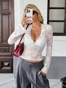 Pariaura Blusa ajustada de mujer con cuello en V profundo, manga larga y encaje floral