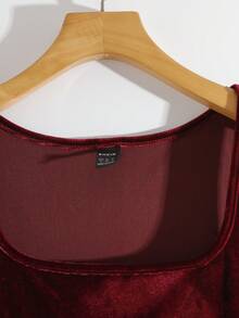 Modelyn 天鹅绒圆领长袖开襟短款外套背心无袖收腰修身连衣裙优雅奢华女士套装 - 酒紅色 - 查看 9