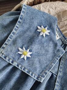 SHEIN Vintaside Kids Váy denim ve lớn thời trang mùa hè cho bé gái, thích hợp cho các buổi đi chơi, mua sắm, tiệc tùng, mặc nhà thường ngày, hoạt động ngoài trời hoặc kỳ nghỉ, mang đến vẻ ngoài thoải mái và phong cách cho mùa hè - Màu xanh nhạt - Xem 6