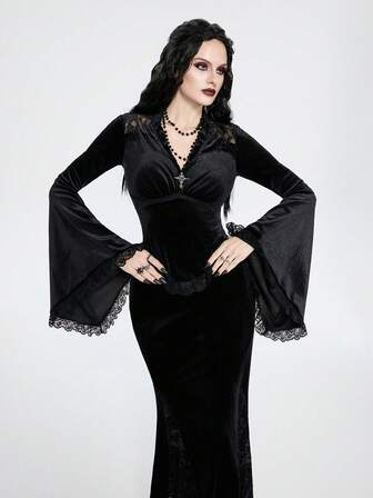 Breakform Top en velours tricoté élégant gothique pour femmes avec col en V, décoration de croix en métal, ourlet à volants et poignets en dentelle asymétriques évasés. Blouse près du corps convenant pour les sorties, les festivals, les fêtes et les événements à thème
