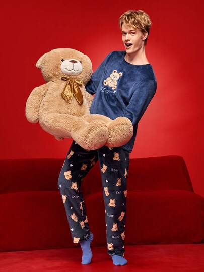 FamilyFrolics Men Plush Bear Geborduurde Allover Print Long Pajama Set, view 6