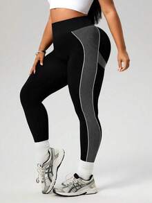 Rhythm Era Plus Size Women's Black Seamless Sports Leggings, Yoga 3/4 Pants - Black and White - View 3