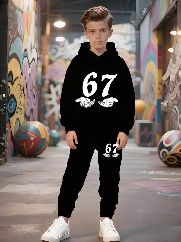 2pcs/Set Boys Casual Stylish Creative Personalized Fresh High-End Minimalist Numeric 67 Hand Holding Design Print Hoodie And Sweatpants Comfortable Outfit, Cozy Fall & Winter Styles Suitable For Autumn/Winter