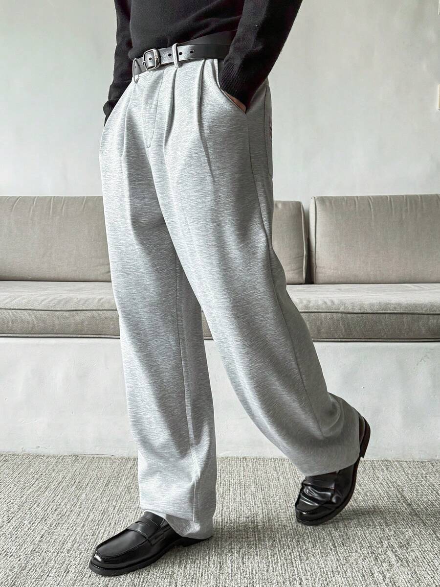 HUEFORM Quần xếp ly màu trơn có đai thắt lưng dành cho nam, quần ống đứng thông thường đa năng - Xám - Xem 1