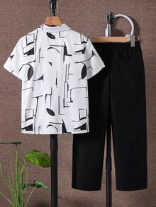 SHEIN Vacaura 2pcs/Set Tween BoyCasual Commuter Geometric Line Print Short Sleeve Shirt And Pants Set