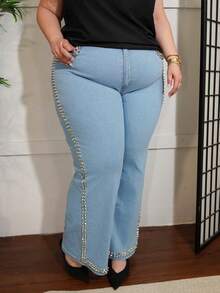 Truni Plus Size Women Rivets Pocket Design Casual Flare Leg Jeans, For Pear & Triangle Body Shape - Blue - View 3