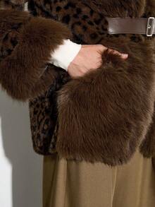 Aalyst 女士优雅休闲奢华豹纹常规版型人造毛皮外套，适合万圣节、圣诞节、新年、感恩节、冬季穿着 - 咖啡棕 - 查看 3