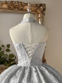 Lovelzi 优雅浪漫的酒红色提花面料露背吊带长袖A字连衣裙，适合毕业典礼、学校开学典礼、音乐节、生日派对、婚礼、下午茶聚会、舞会等场合。 - 白色 - 查看 7