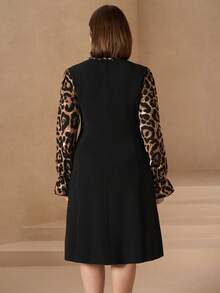 Chikora 大码豹纹拼接双排扣领带优雅长袖连衣裙 - 彩色 - 查看 2