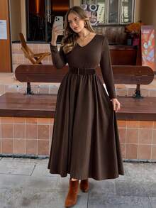 Vionelle 大码V领拼接针织系带长袖连衣裙，秋冬款 - 咖啡棕 - 查看 3