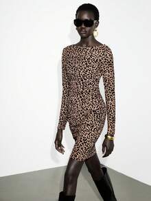 SHEIN LUNE Robe moulante mini à manches longues imprimé léopard, tissu floqué léopard, taille ajustée, détail froncé robe imprimé guépard pour femmes. Robe imprimé animal femme, robe imprimé léopard, robe imprimé guépard - Multicolore - Voir 4