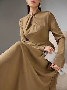 Heiryn 女士优雅纯色扭纹派对连衣裙 - 軍綠色 - 查看 1