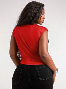 Radiana 这款大码女式性感逼真印花露脐T恤，腰部采用褶皱设计，适合日常穿着、西式休闲装、邮轮度假、音乐节、演唱会、狂欢派对、海滩度假、约会之夜、生日派对、单身派对、夜店、购物、街头风、外出等各种场合，轻松百搭，显瘦塑形，凸显身材曲线。 - 彩色 - 查看 2