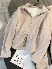Franclia Bộ đồ thể thao thường ngày mới thu đông 2025 dành cho nữ, áo hoodie lông cừu đơn giản có khóa kéo thời trang và quần ống rộng 2 món - Màu be - Xem 3