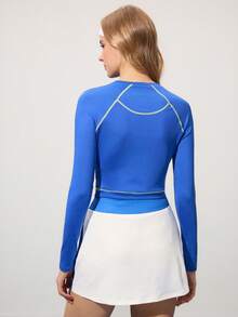 CourtClass مجموعة رياضية للنساء تتكون من: توب كاجوال متعدد الاستخدامات بألوان متباينة، تنورة ميني مطابقة مع شورت بطبعة تنس، تنورة تنس، فستان تنس بأكمام طويلة، ملابس رياضية - متعدد الألوان - مشاهدة 3