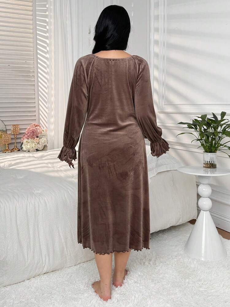 Dazy Plus Plus Size Women Velvet Elastic Fitted Elegant Tie-Up Long Nightgown With Flared Sleeves, Winter