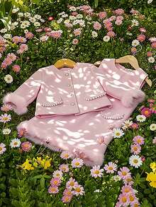 SHEIN 年轻女孩优雅珍珠装饰毛绒袖口外套和裙子套装 - 彩色 - 查看 3