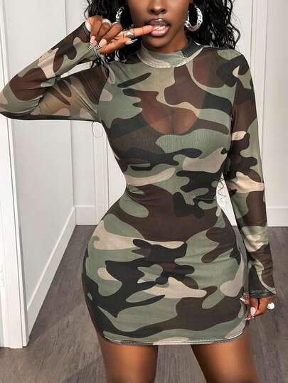 SHEIN BamGlam Vestido transparente de mujer con estampado de camuflaje y parches