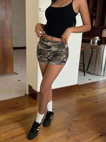 SHEIN EZwear 女式迷彩印花褶饰骑行短裤，瑜伽运动 - 彩色 - 查看 3