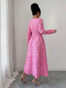 Rafferiza Robe longue à manches longues Raffinéa, élégante et romantique, avec un motif floral texturé. Tissu jacquard gaufré. Convient pour les réunions entre sœurs, les rendez-vous de couple, une tenue élégante et romantique. - Rose bonbon - Voir 2