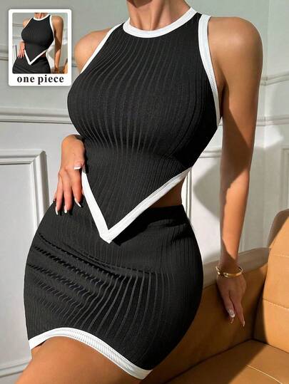 SHEIN PETITE Camiseta gráfica de mujer con parte superior de tirantes con dobladillo asimétrico y ribete de contraste