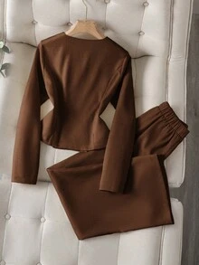 Franclia Setelan Dua Potong Elegan Warna Polos Rose Gold dengan Kancing 3D dan Leher Bulat Lengan Panjang untuk Wanita - Coffee Brown - View 2