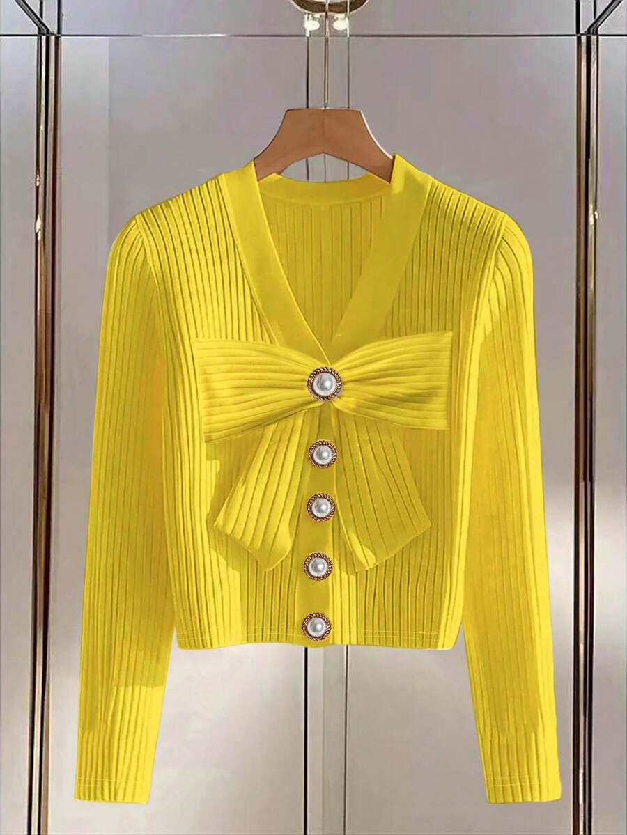 GlowEve تي شيرت نسائي أنيق بياقة على شكل حرف V وأكمام طويلة وأنماط مضلعة