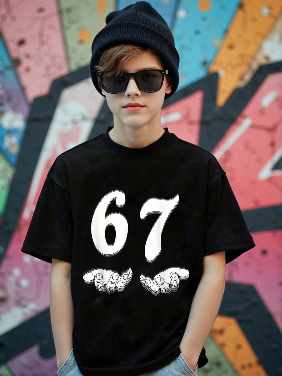 青少年男童休闲时尚趣味“67”图案印花圆领短袖T恤，适合外出穿着，黑色短袖上衣，六七图案上衣，适合夏季及所有季节。 - 黑色 - 查看 1