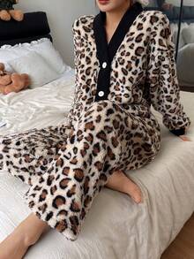 SHEIN 女士撞色豹纹印花舒适上衣和裤子睡衣套装，舒适猎豹睡衣套装，配套家居服，蓬松冬季服装 - 彩色 - 查看 6