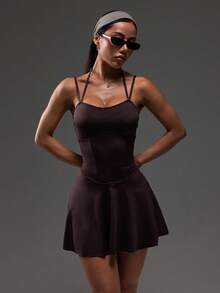 Dewbera 可调节肩带经典运动连衣裙，内置短裤和侧袋，休闲运动风格 - 适合网球和高尔夫运动 - 咖啡棕 - 查看 4