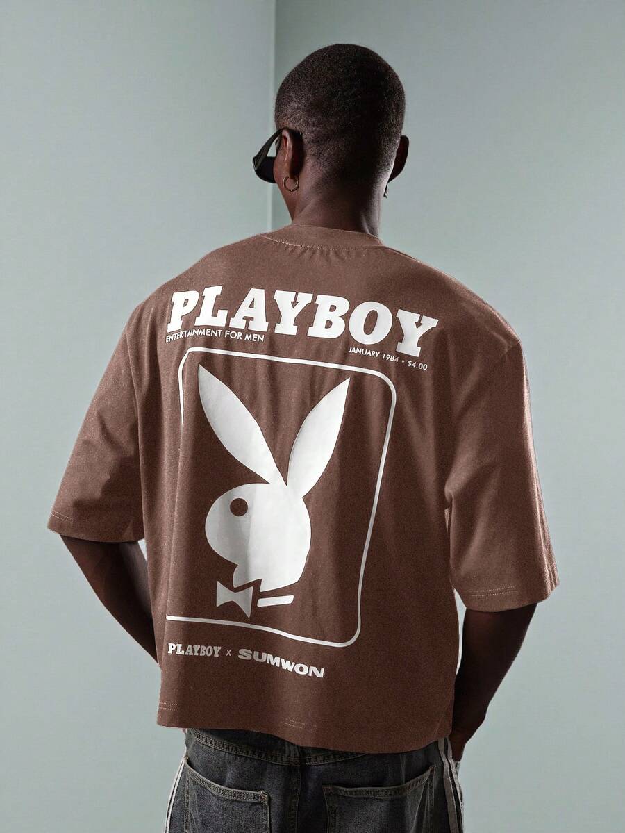 PLAYBOY X SUMWON Camiseta de Algodão de Manga Curta com Estampa Clássica de Coelho e Corte Cropped, Estilo de Revista Vintage