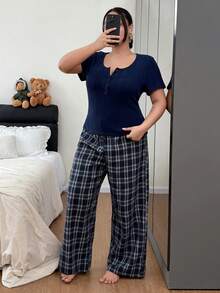 SHEIN 2pcs Plus Size Women Casual Solid Color Round Neck Half-Zip Fleece Short Sleeve Top And Plaid Pants Pajama Set
