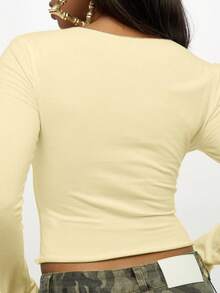 SUMWON 大码长袖蝴蝶印花V领露脐上衣，做旧细节设计，秋冬休闲装 - 鵝黃色 - 查看 7