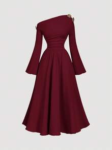 SHEIN MOD فستان نسائي أنيق أسيمتري الكتف متوسط الطول، فستان كتف واحد أنيق، ملابس خريفية/شتوية للنساء، فستان ، فستان رأس السنة، فستان حفلة، فساتين أنيقة للسيدات، خريفي أنيق، فستان عيد الميلاد - عنابي اللون - مشاهدة 5