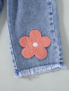 2pcs/Set Toddler Girls' Sweatshirt Outfit, Cute Casual College Style Streetwear Recommendation. White Crew Neck Long Sleeve Pullover Sweatshirt With Pink Floral Embroidery, Paired With Straight Leg Jeans With Frayed Hem. Floral Embroidery Design Is Lovely And Sweet, Suitable For Daily Outings, Casual Gatherings, College-Inspired Looks, Or Parties With Friends. A Colorful Spring/Autumn Ensemble. - White - View 6