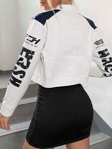 Chaqueta bomber corta de estilo streetwear con estampados gráficos y paneles contrastantes - Blanco - Ver 2