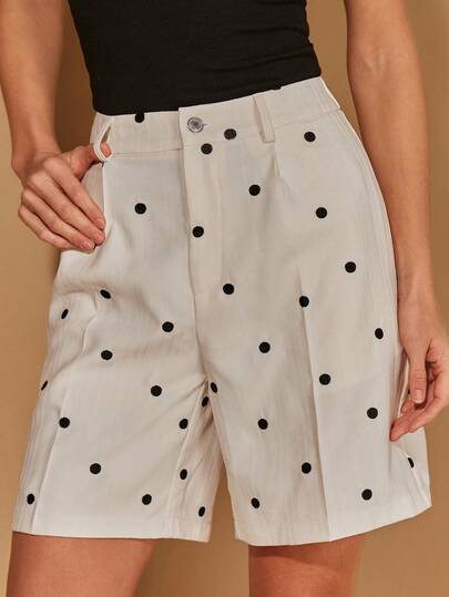 COSMINA 女士优雅通勤波点短裤，百搭日常穿着，适合办公室、休闲外出、派对、约会等场合，杏色面料搭配黑色波点，优雅中长款