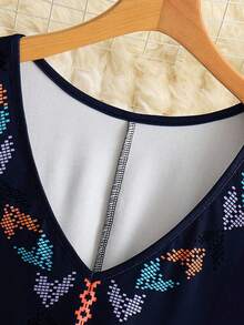 SHEIN LUNE 大尺碼女士幾何印花V領休閒背心裙，夏季