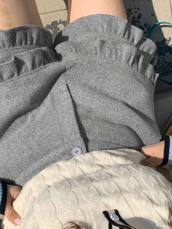 Dazy Plus 大码女式休闲纯色粗花呢荷叶边短裤，适合春秋季穿着